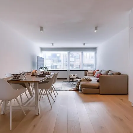 Daire Huswell - Spacious Two Bedroom In